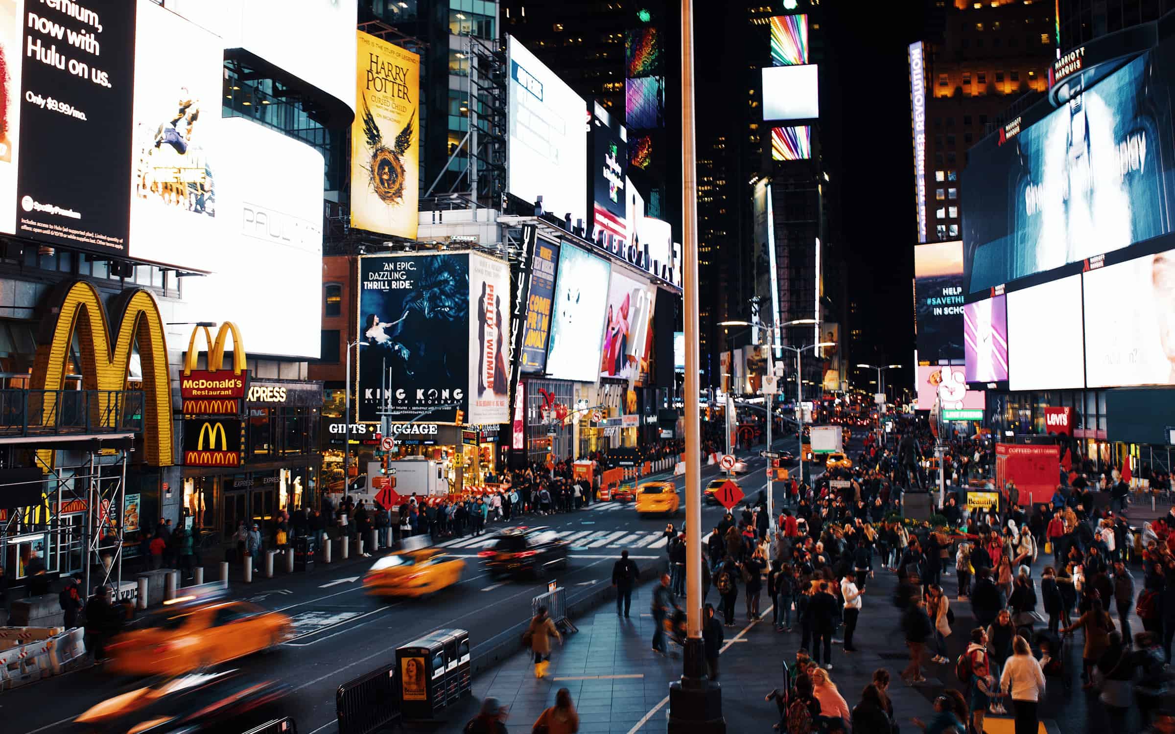 How To Choose The Best Digital Signage Solution For Your Business best digital signage solution