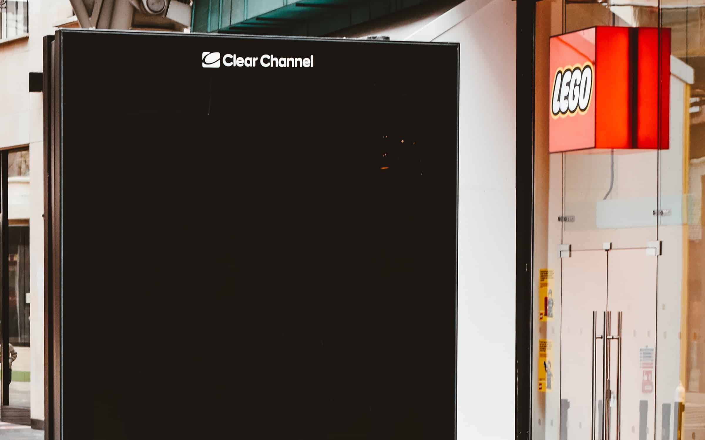 How To Use Your Outdoor Advertising Screen 2 outdoor advertising screen