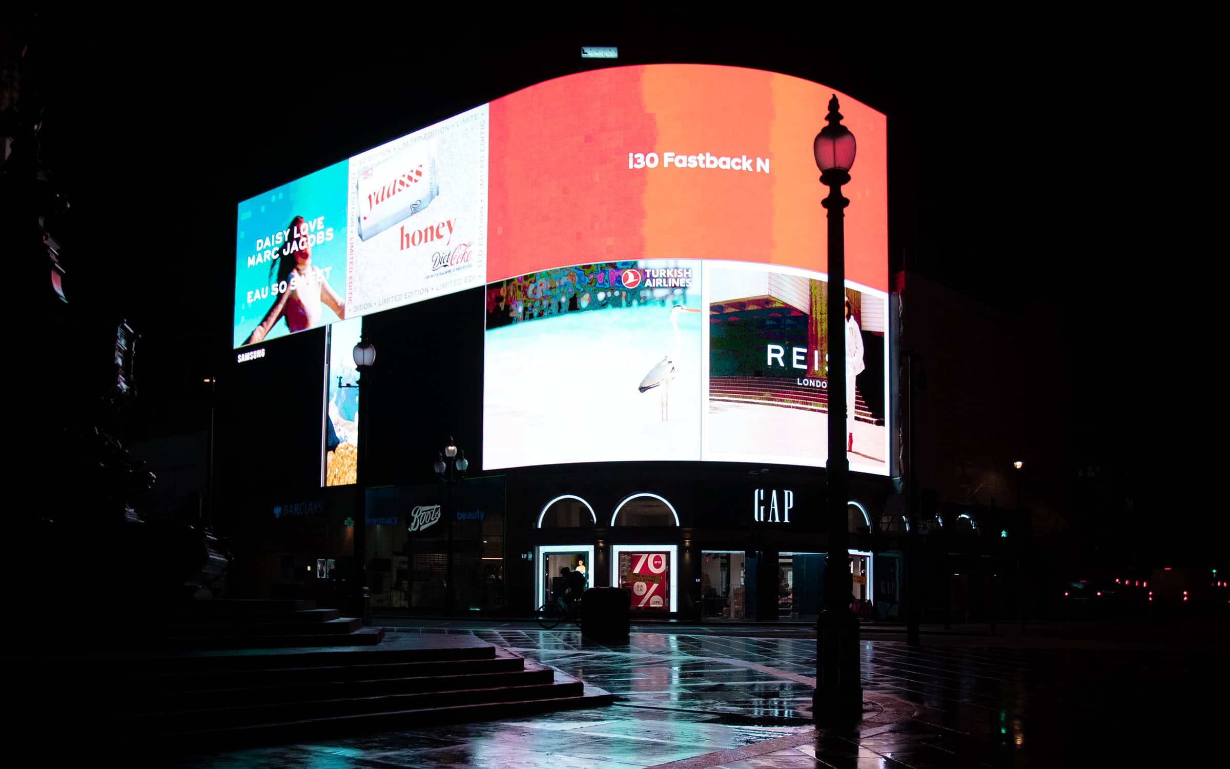 What is DOOH Media 2 dooh media