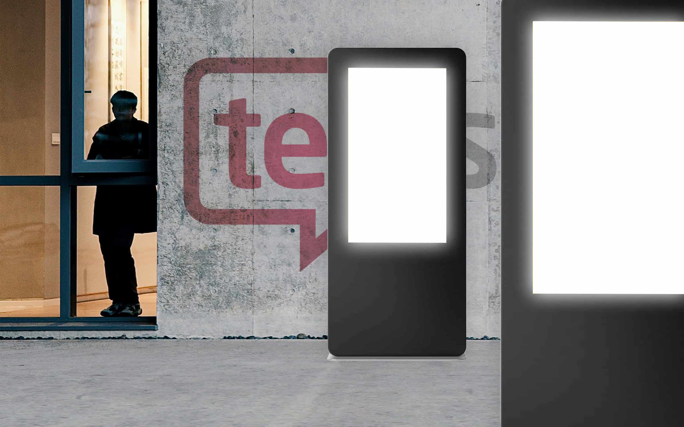 Using A Commerical Display Monitor commercial display monitor